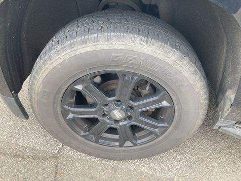 Used 2019 Chevrolet Tahoe LT image 5