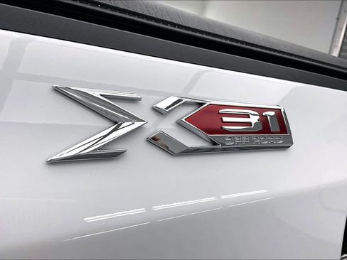 Used 2024 GMC Sierra 1500 SLT w/ SLT Premium Package AWD/4WD image 8