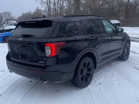 Used 2023 Ford Explorer ST-Line image 3