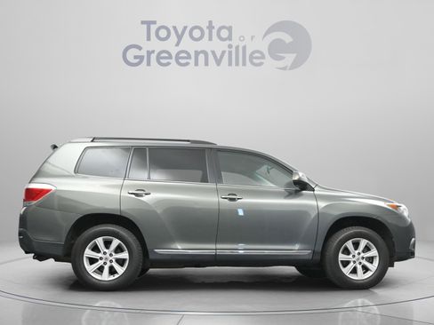 Used 2013 Toyota Highlander Plus FWD image 15