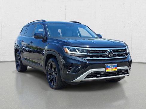 Used 2023 Volkswagen Atlas SE w/ Panoramic Sunroof Package FWD image 3
