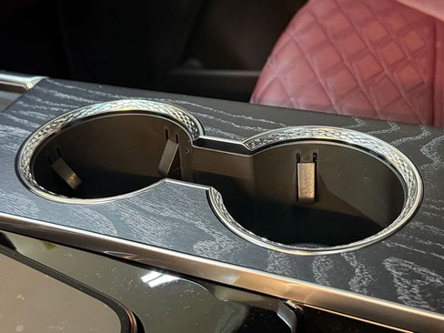 New 2026 Cadillac Escalade ESV Sport w/ LPO, ONYX Package image 42