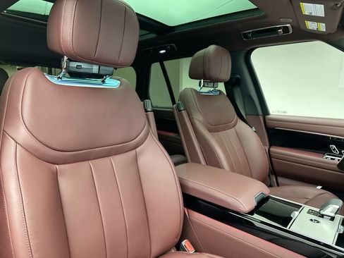 Certified 2025 Land Rover Range Rover SE AWD/4WD image 3