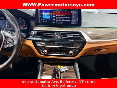 Used 2021 BMW 530i w/ Premium Package image 25