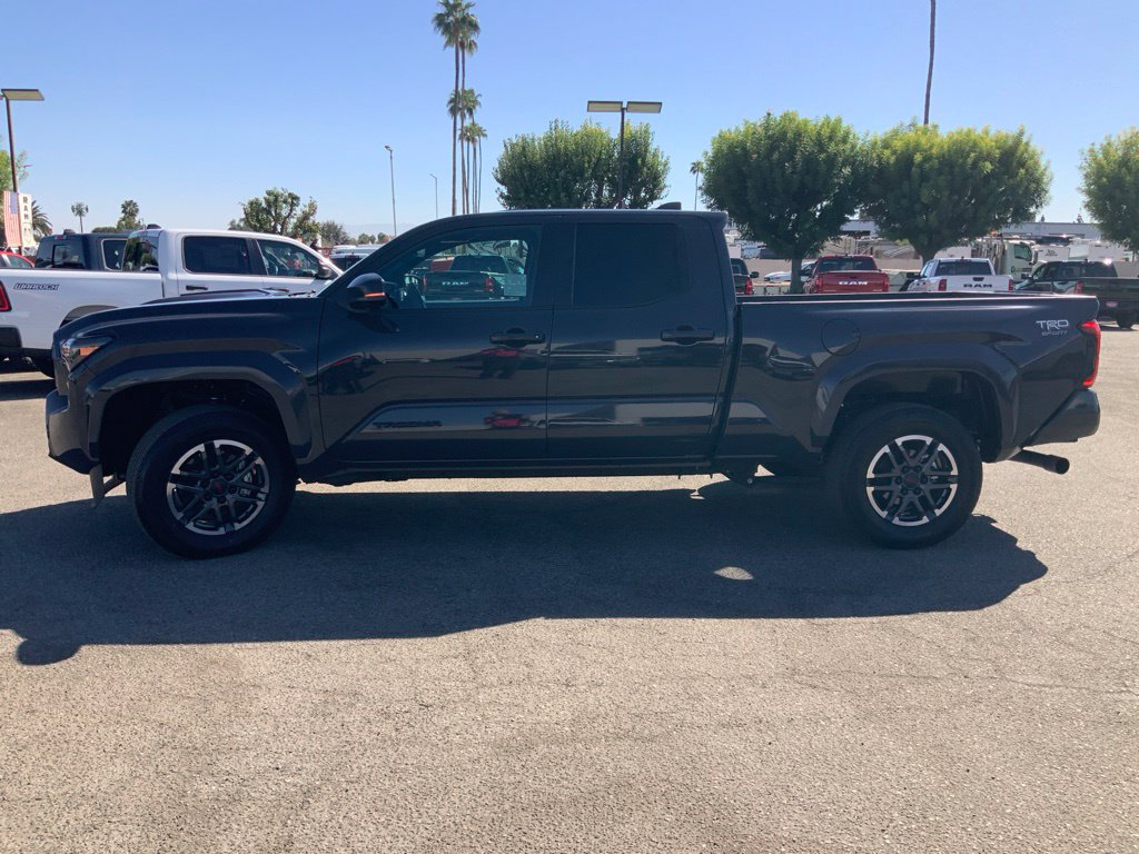Used 2024 Toyota Tacoma TRD Sport w/ TRD Sport Upgrade Package AWD/4WD image 4