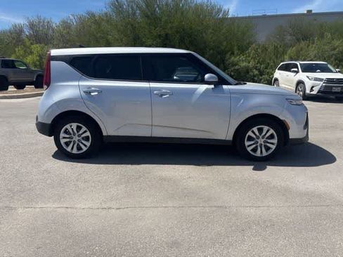 Used 2021 Kia Soul LX image 6