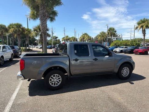 Used 2016 Nissan Frontier SV w/ Moonroof Package RWD image 16