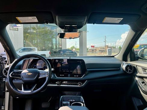 Used 2025 Chevrolet Equinox LT w/ Convenience Package II FWD image 19