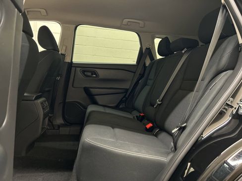 Used 2024 Nissan Rogue S image 8