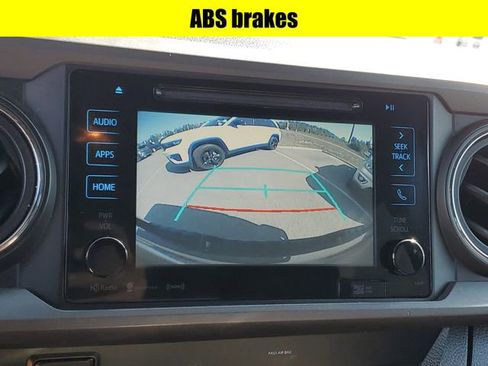 Used 2019 Toyota Tacoma TRD Off-Road image 18