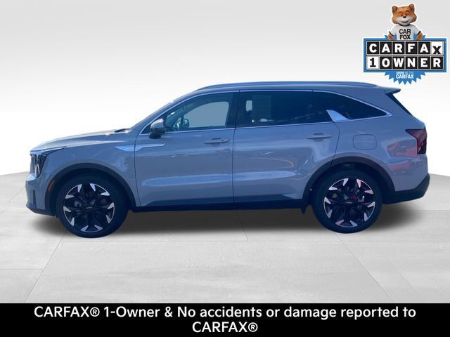 Used 2025 Kia Sorento EX w/ Panoramic Sunroof Package FWD image 4