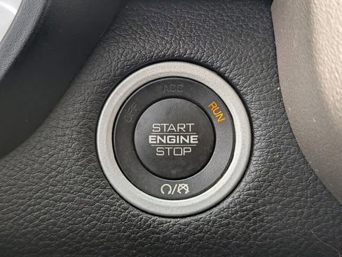 Used 2020 RAM 1500 Laramie AWD/4WD image 21