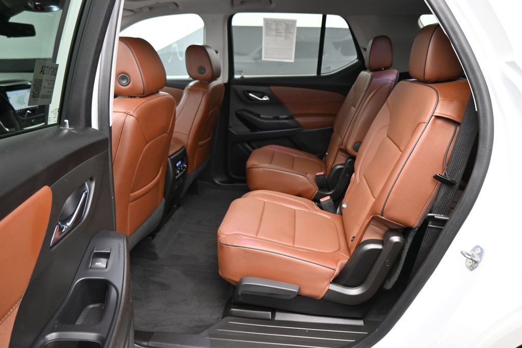 Used 2021 Chevrolet Traverse High Country FWD image 18