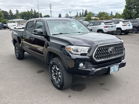 Used 2019 Toyota Tacoma TRD Off-Road AWD/4WD image 7