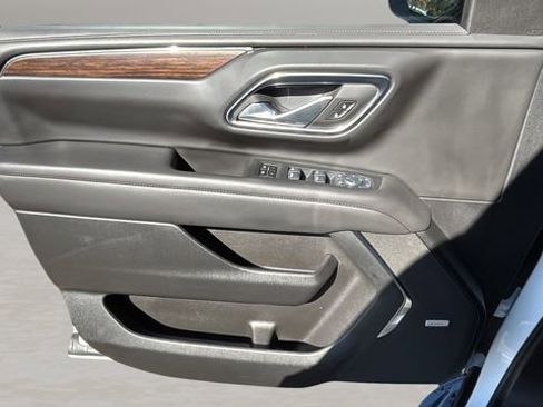 Used 2024 Chevrolet Suburban High Country w/ Max Trailering Package image 17