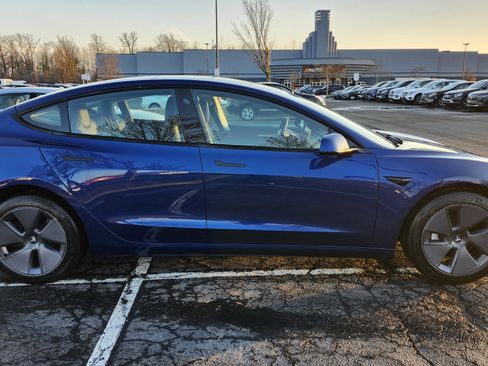 Used 2023 Tesla Model 3 Standard Range image 17