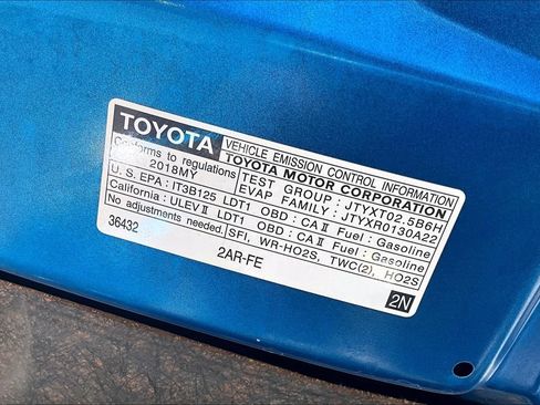Used 2018 Toyota RAV4 XLE FWD image 35