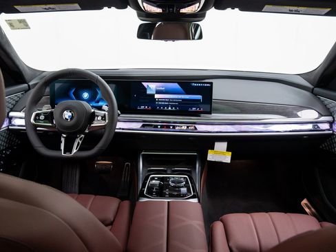 New 2026 BMW 760i xDrive w/ Executive Package image 11