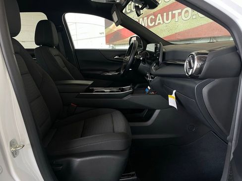 Used 2025 Chevrolet Equinox LT image 19