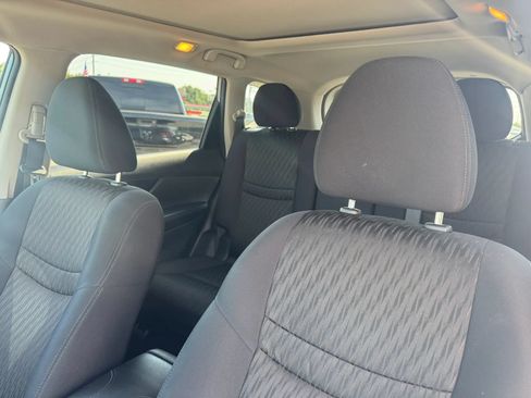 Used 2017 Nissan Rogue SV w/ Sun & Sound Touring Package AWD/4WD image 15