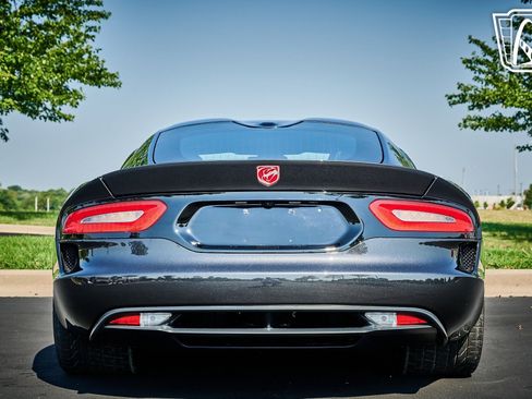 Used 2013 SRT Viper GTS w/ GTS Laguna Interior Pkg image 12