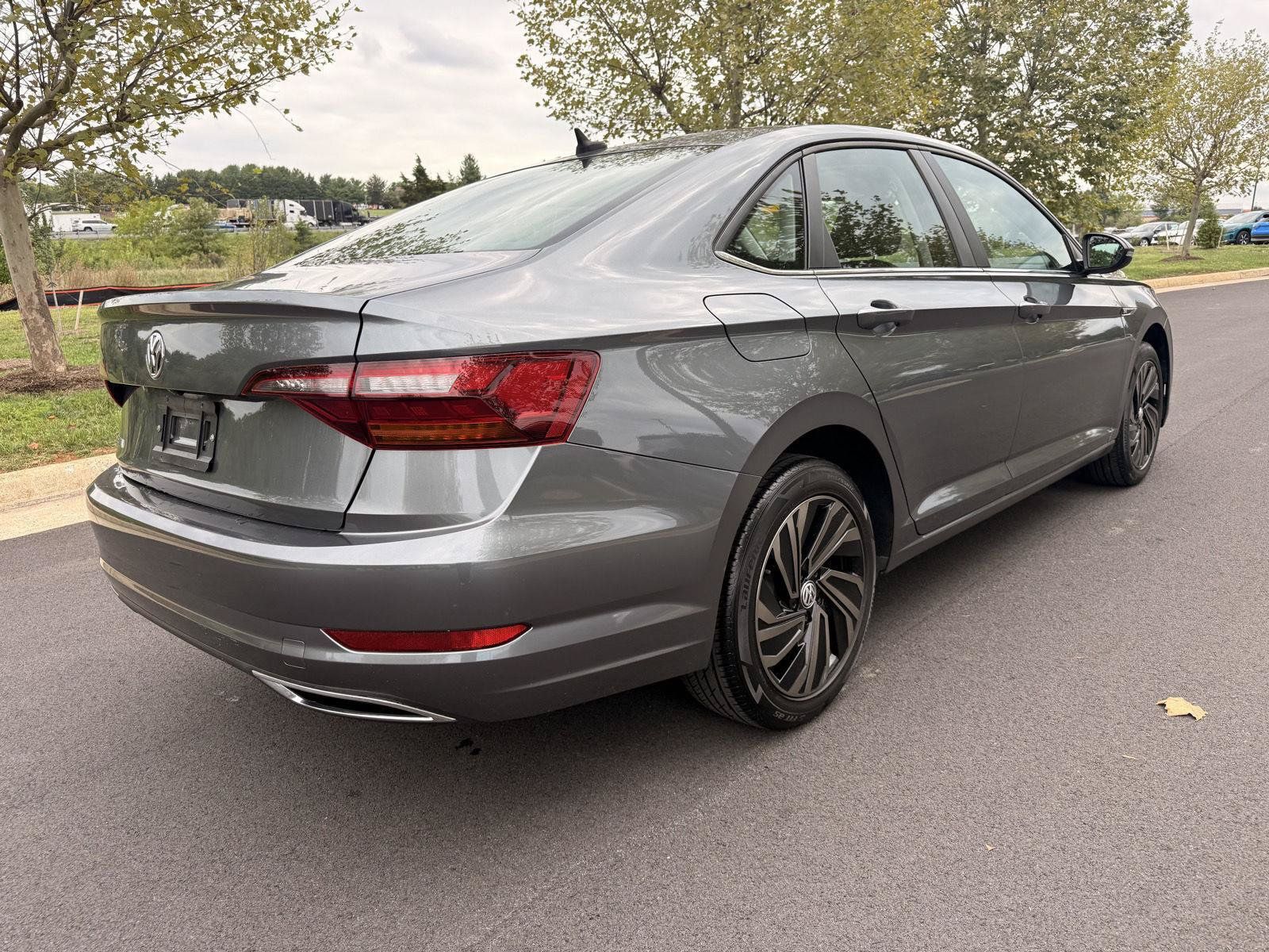 Used 2019 Volkswagen Jetta SEL Premium FWD image 5