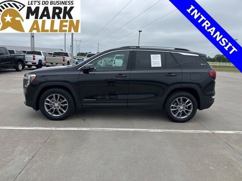 Used 2024 GMC Terrain SLT w/ Infotainment Package II AWD/4WD image 3