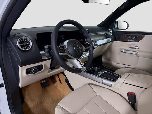 New 2026 Mercedes-Benz GLB 250 4MATIC image 10