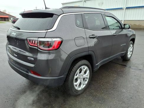 Used 2024 Jeep Compass Latitude AWD/4WD image 5