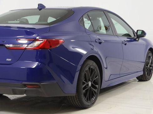 Used 2025 Toyota Camry SE image 42