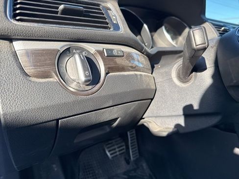 Used 2017 Volkswagen Passat 1.8T SEL Premium image 5