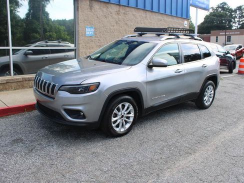 Used 2019 Jeep Cherokee Latitude w/ Popular Appearance Group FWD image 3