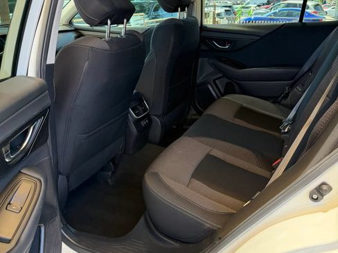 Used 2022 Subaru Outback Premium AWD/4WD image 10