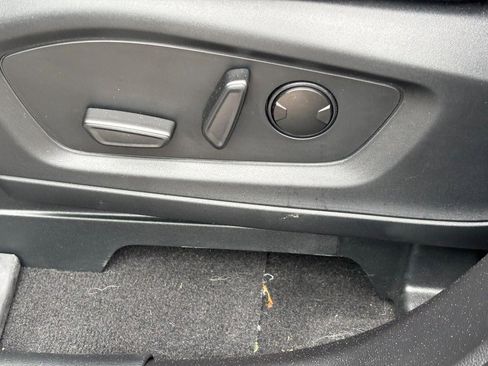 Used 2023 Ford Explorer XLT w/ Equipment Group 202A image 18