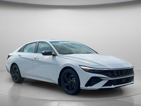 New 2026 Hyundai Elantra SEL Sport Premium FWD image 3