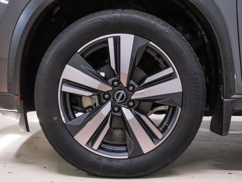 Used 2023 Nissan Rogue SL FWD image 35