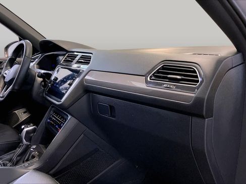 Used 2024 Volkswagen Tiguan SE R-Line AWD/4WD image 18