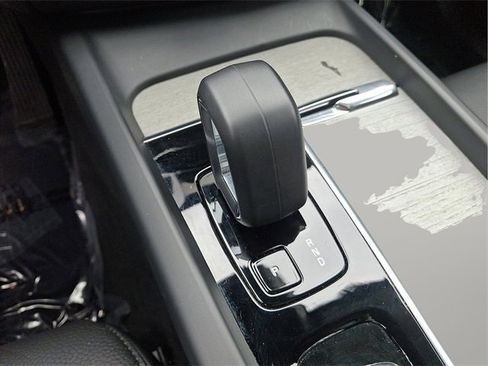 Certified 2025 Volvo XC60 B5 Plus image 14