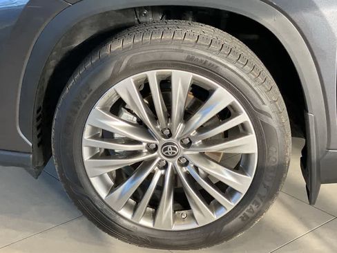 Used 2023 Toyota Highlander Platinum AWD/4WD image 13