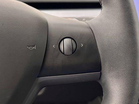 Used 2023 Tesla Model Y Long Range image 25