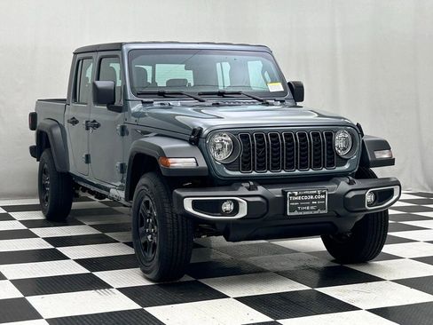 New 2026 Jeep Gladiator Sport AWD/4WD image 2