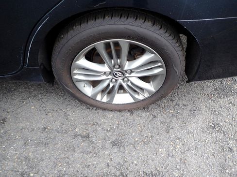 Used 2017 Toyota Camry SE image 24