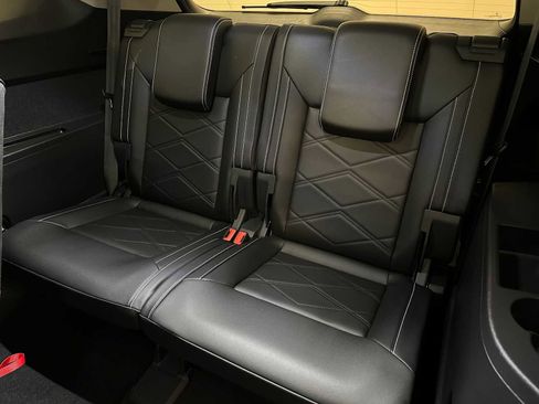 Used 2024 Volkswagen Atlas SE w/ Black Wheel Package AWD/4WD image 24