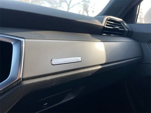 Used 2023 Audi Q3 2.0T Premium image 18