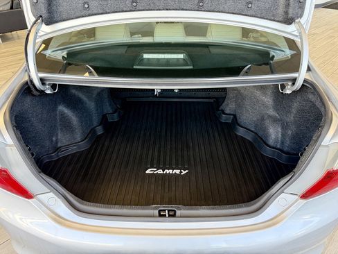 Used 2013 Toyota Camry XLE image 9