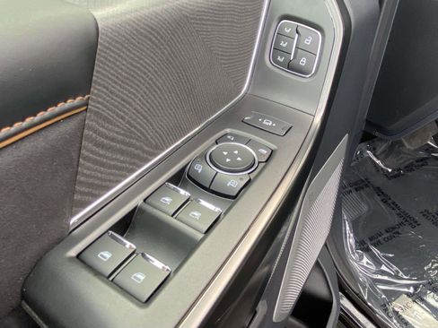 Used 2024 Ford F250 Platinum image 17