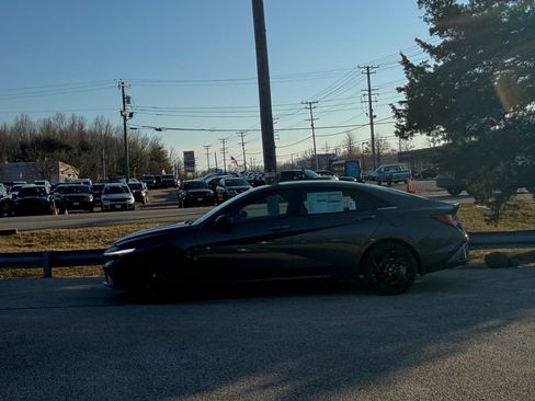 New 2026 Hyundai Elantra SEL Sport FWD image 3