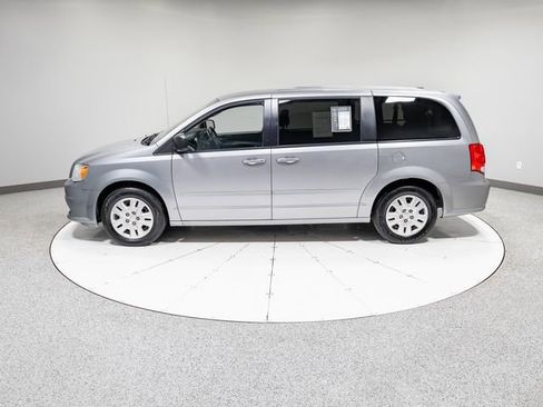 Used 2017 Dodge Grand Caravan SE w/ Power Window Group FWD image 33