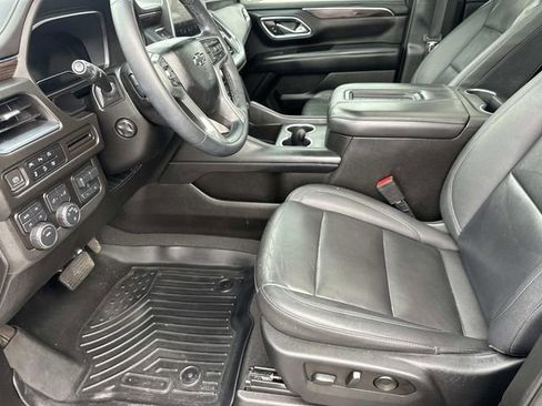 Used 2023 Chevrolet Suburban Z71 w/ Luxury Package image 24