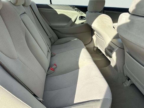 Used 2011 Toyota Camry LE image 14